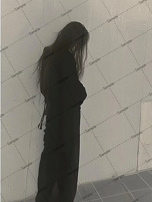 女の子のシルエットのおしゃれな写真 AI イラスト